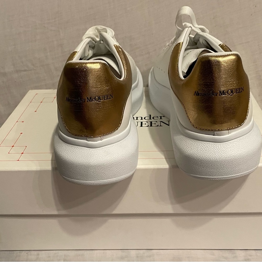 Brand New Alexander MCQueen Men Sneaker, Never Worn, Box Included, E Size 45 1/2